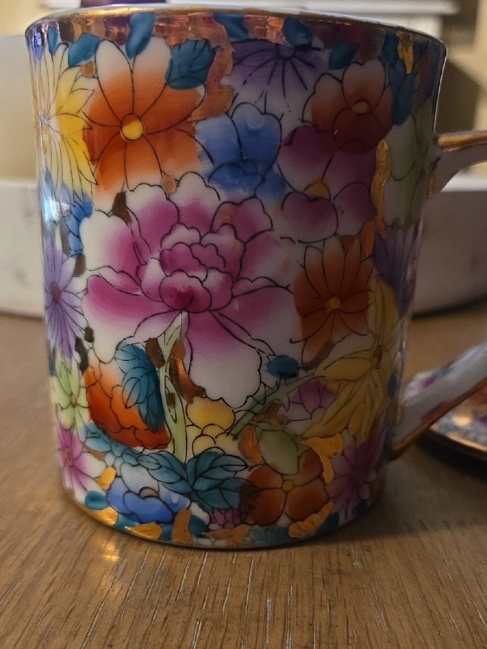 Vintage Hand-painted Famille Rose Porcelain Mug With Lid - Picture 3 of 9